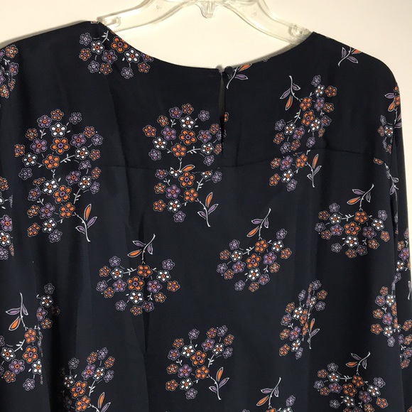 NWT LOFT XL Blouse Black with Floral Hydrangea Print Flowy - Picture 7 of 12